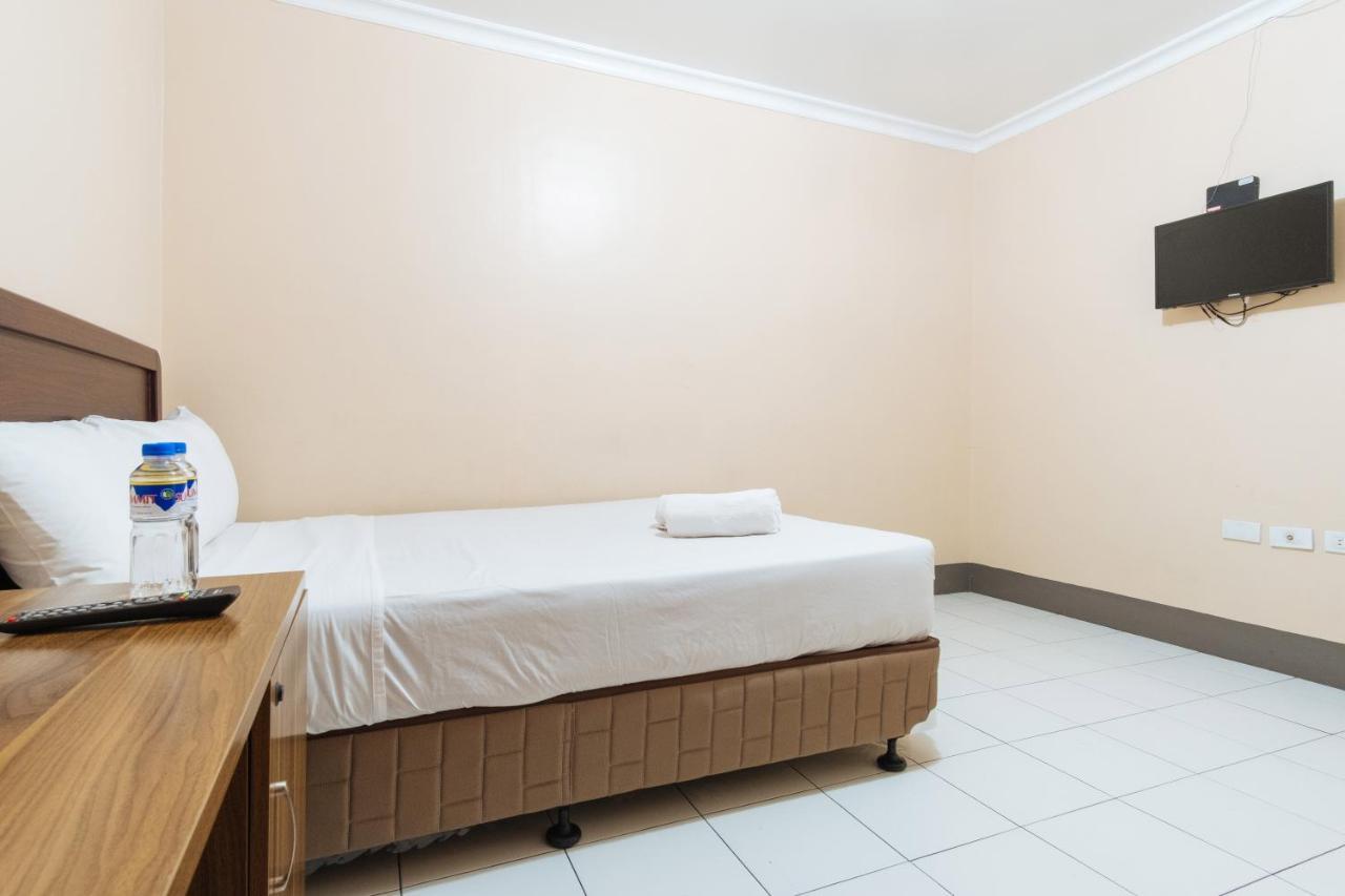 Dechmark Hotel Manille Extérieur photo